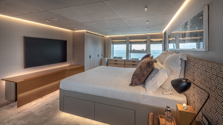 Frame 19_Master Cabin_15