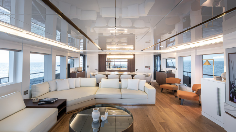 SALOON (2)
