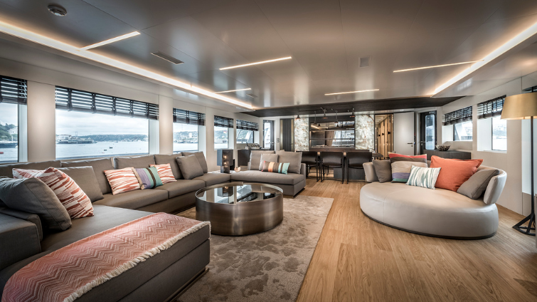 SALOON (4)