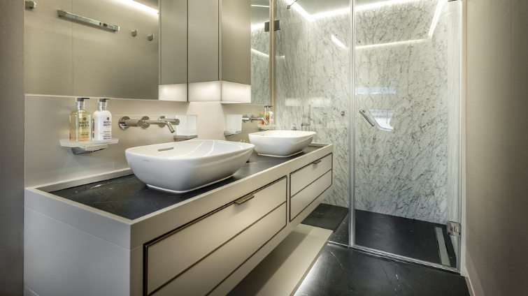 MASTER CABIN BATHROOM