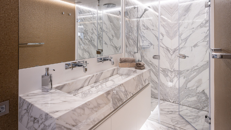 MASTER CABIN BATHROOM (2)