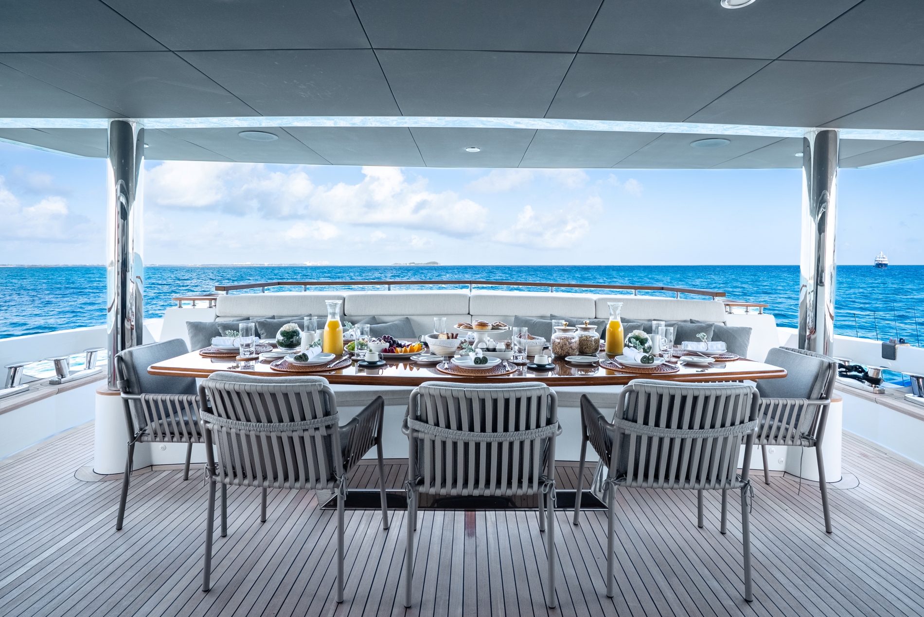 Aft deck dining
