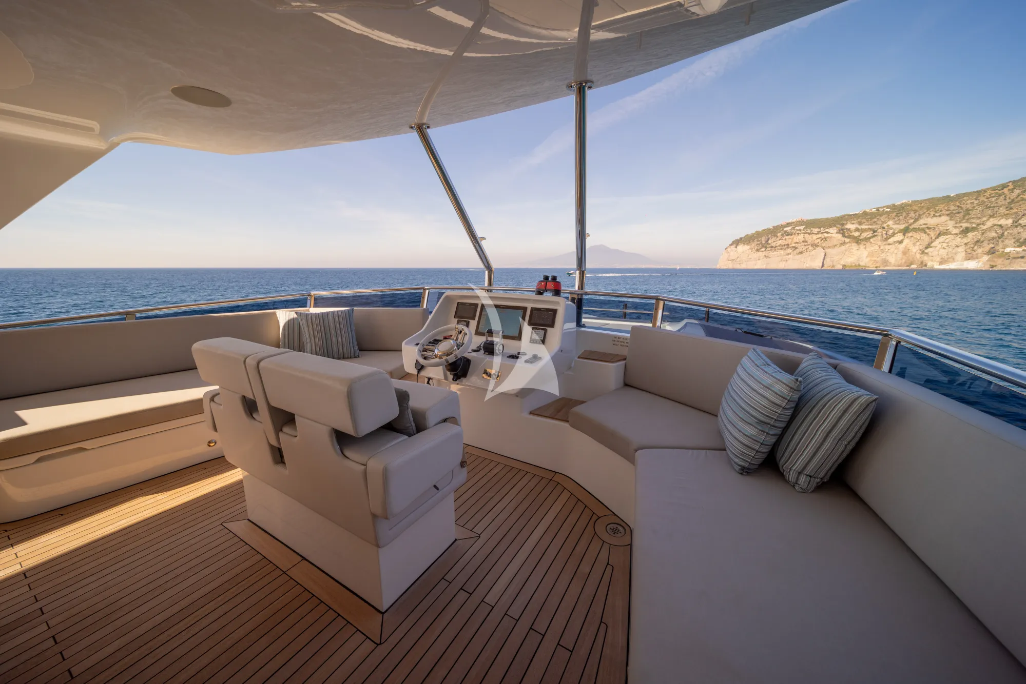 Flybridge Wheelhouse