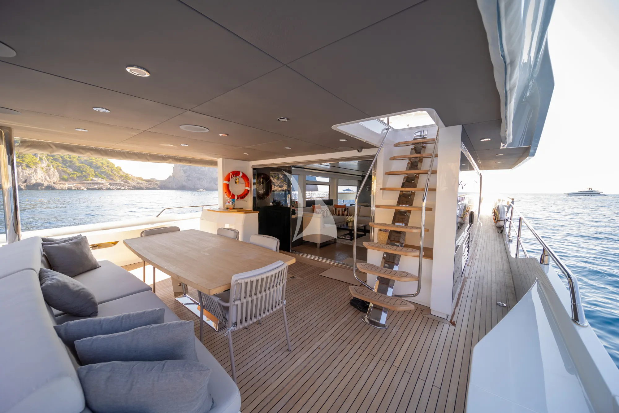 Main deck aft