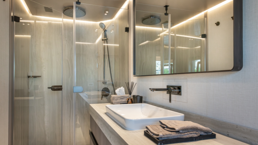 MASTER CABIN BATHROOM 1