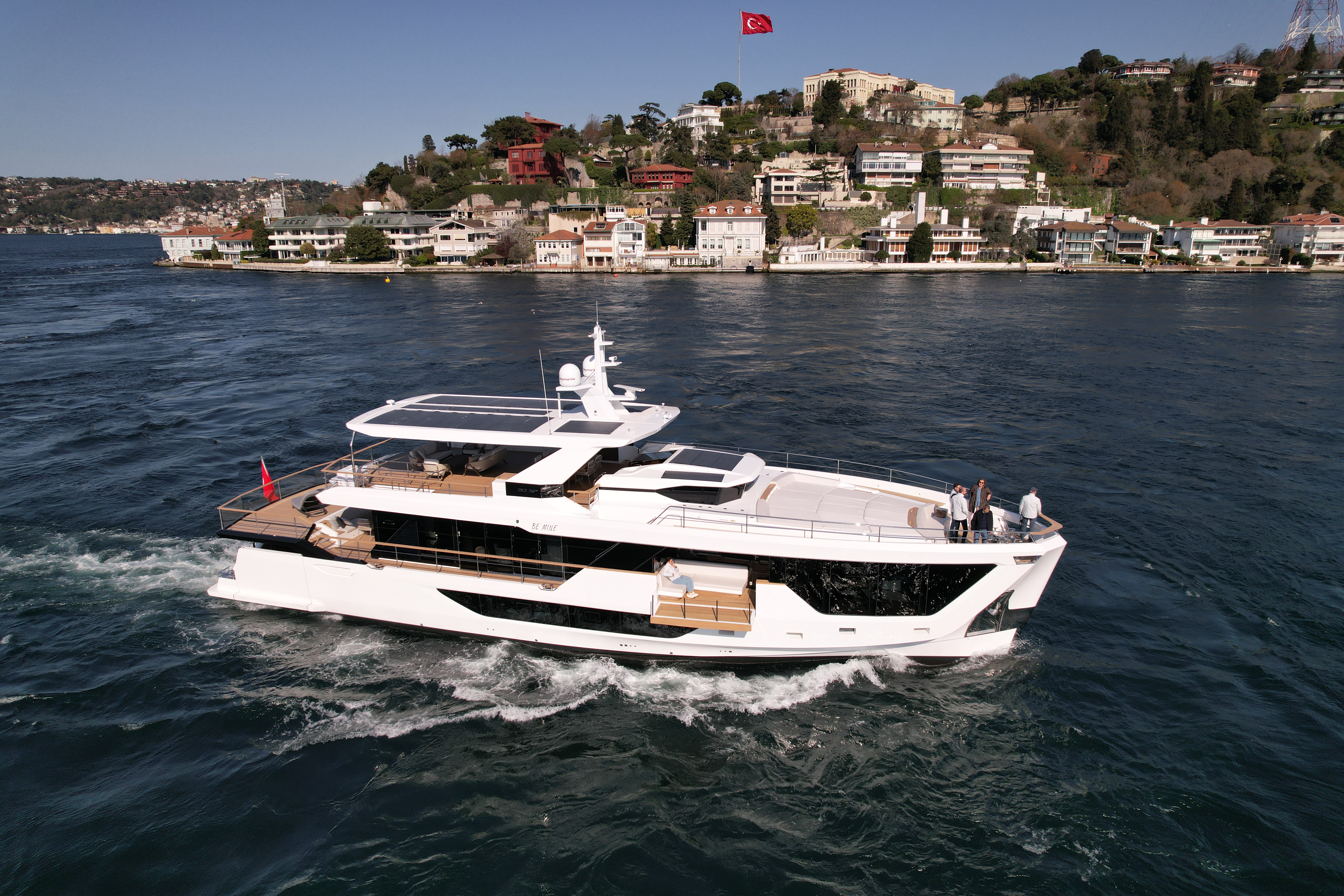 BE MINE Exterior 16