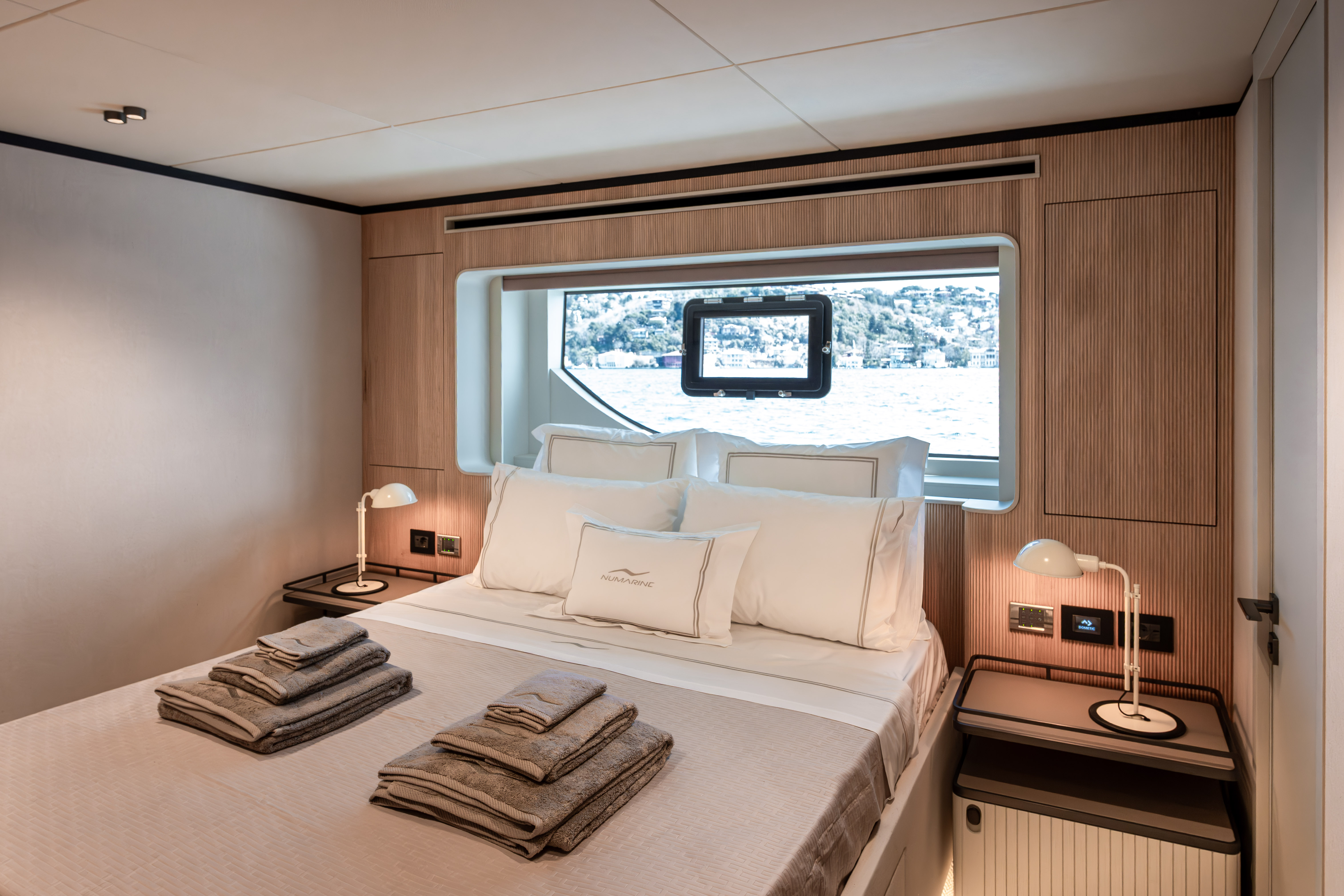 BE MINE Interior 18