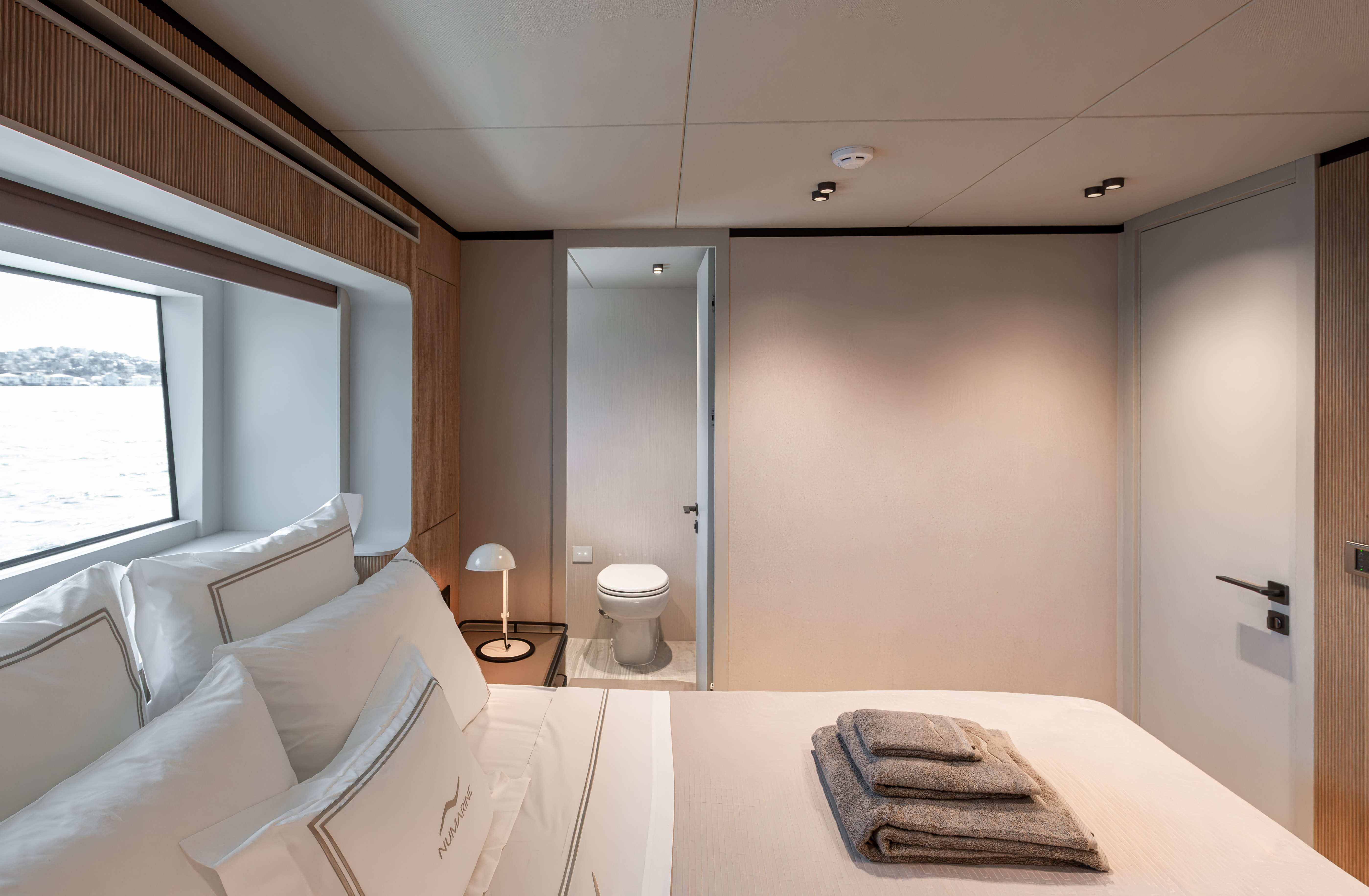 BE MINE Interior 19