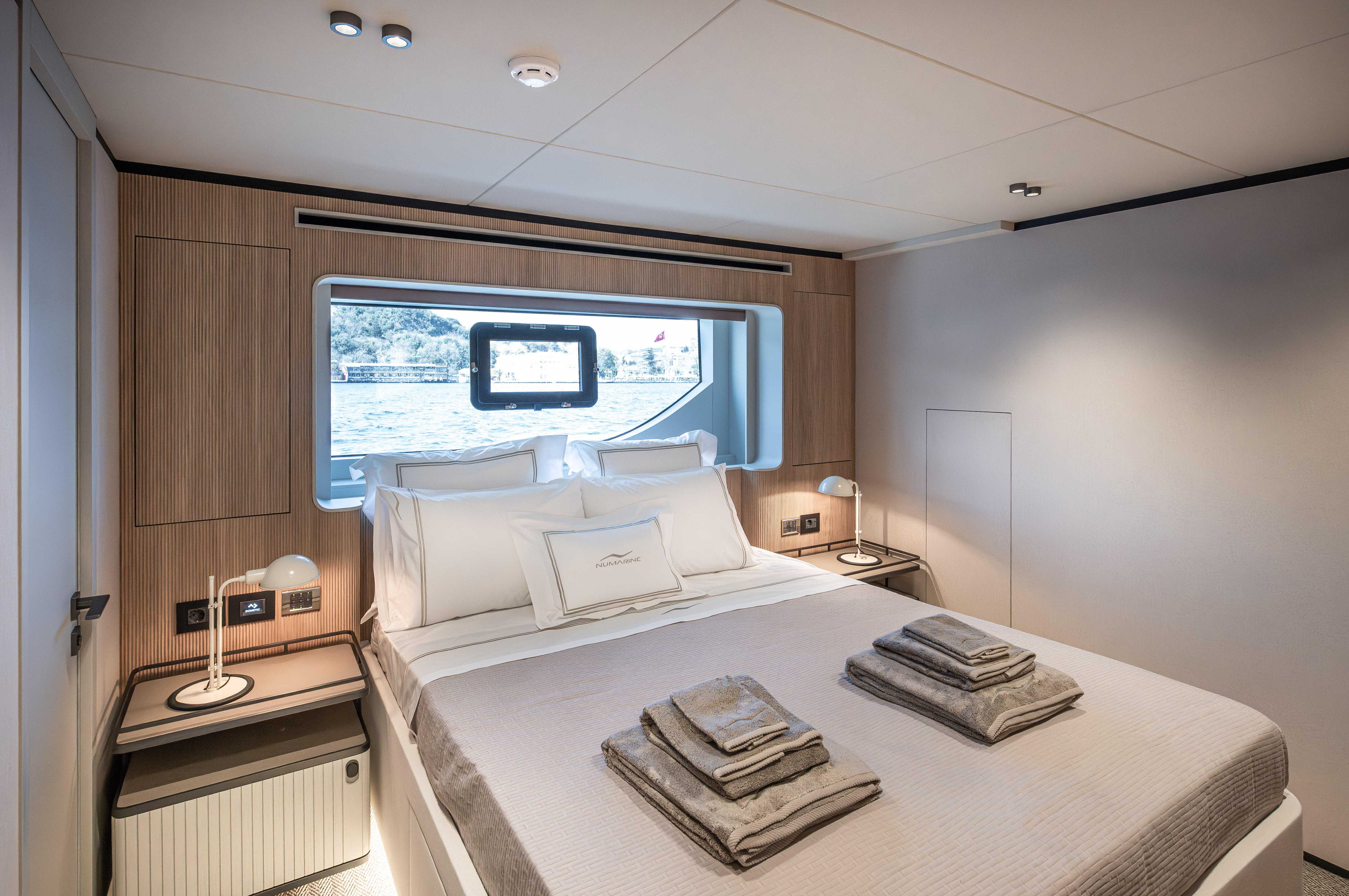 BE MINE Interior 20