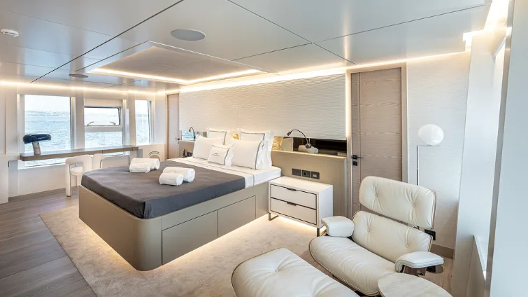 40MXP — Master cabin